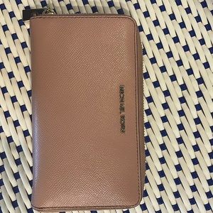 Salmon Michael Kors wallet